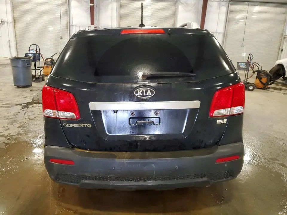 2013 KIA SORENTO LX  