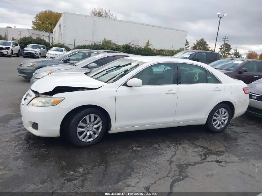 2011 TOYOTA CAMRY LE