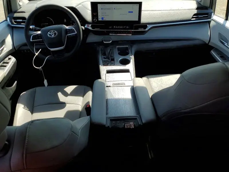 2026 TOYOTA SIENNA XLE 7-PASSENGER  