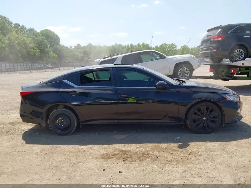 2022 NISSAN ALTIMA SR FWD
