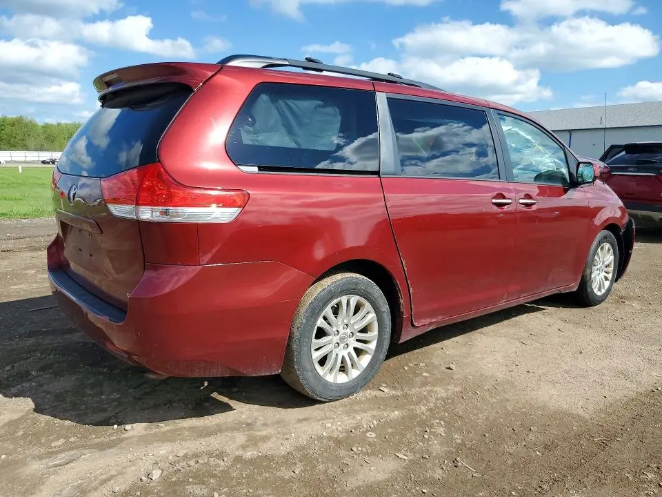 2012 TOYOTA SIENNA XLE 8-PASSENGER  