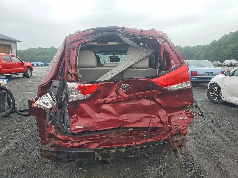 2011 TOYOTA SIENNA XLE 8-PASSENGER  