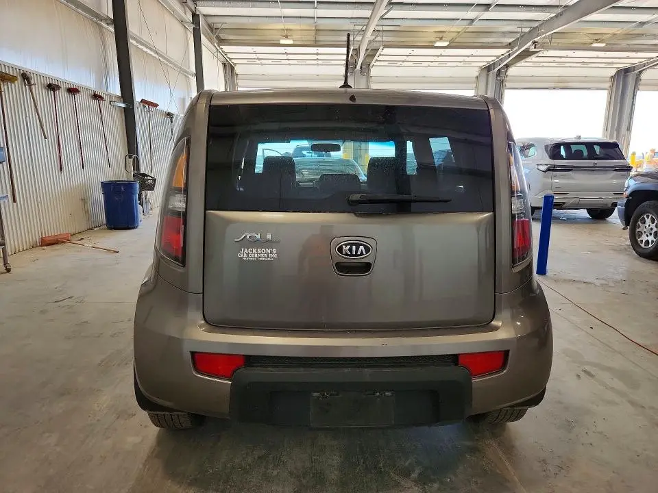 2010 KIA SOUL +  