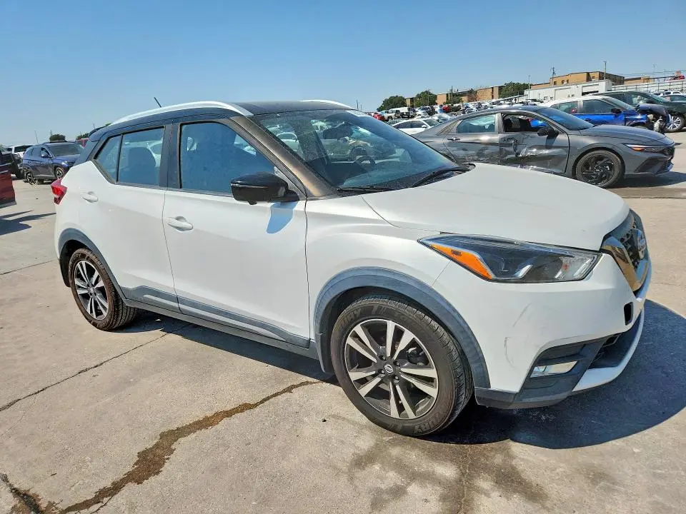 2019 NISSAN KICKS SR  