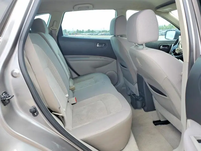 2013 NISSAN ROGUE S  