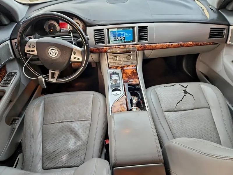 2010 JAGUAR XF PREMIUM  