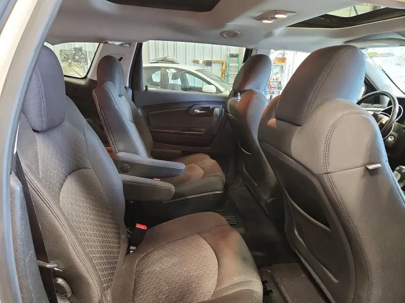 2010 CHEVROLET TRAVERSE LT  