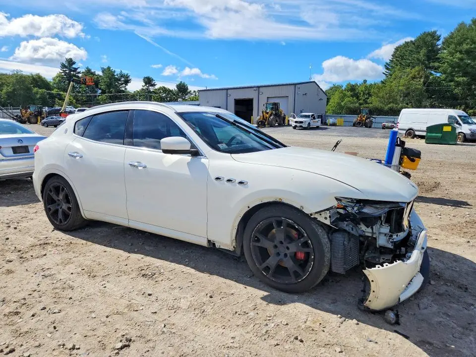2017 MASERATI LEVANTE SPORT  