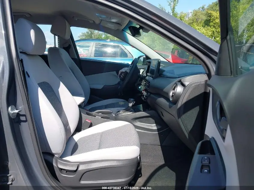 2023 HYUNDAI KONA SE