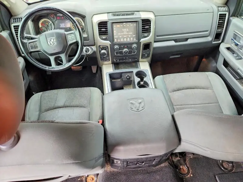 2013 RAM 1500 SLT  