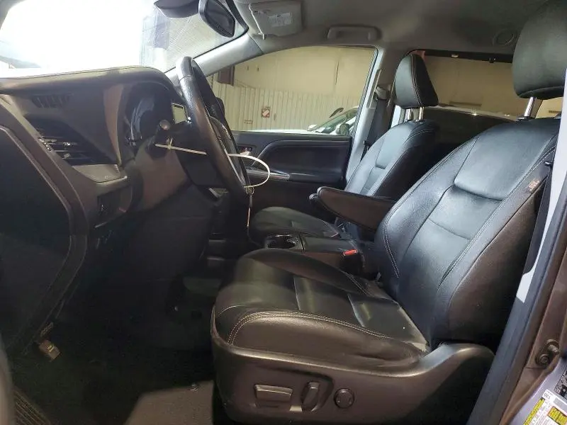 2020 TOYOTA SIENNA SE 8-PASSENGER  