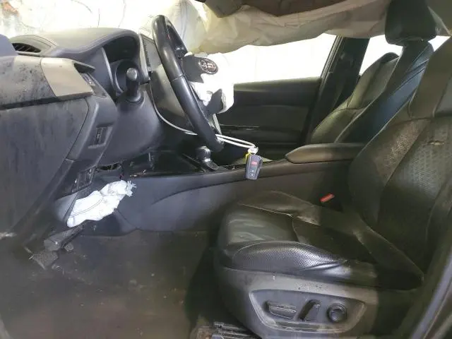 2020 TOYOTA C-HR XLE  