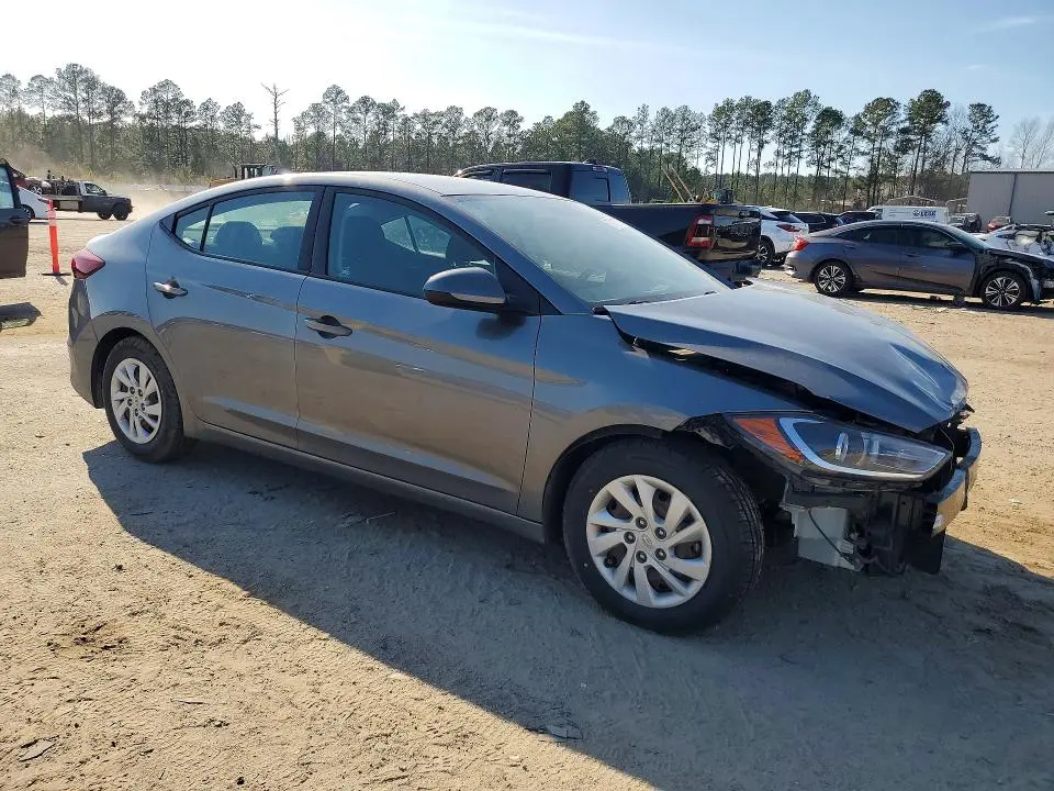 2018 HYUNDAI ELANTRA SE  
