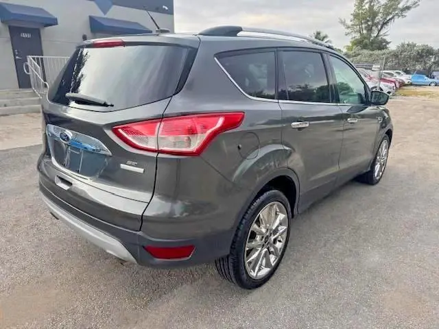 2016 FORD ESCAPE SE  