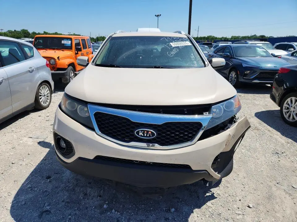 2011 KIA SORENTO LX  