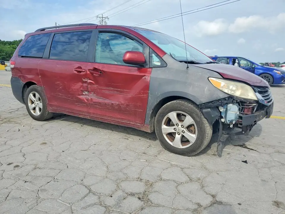 2012 TOYOTA SIENNA LE  