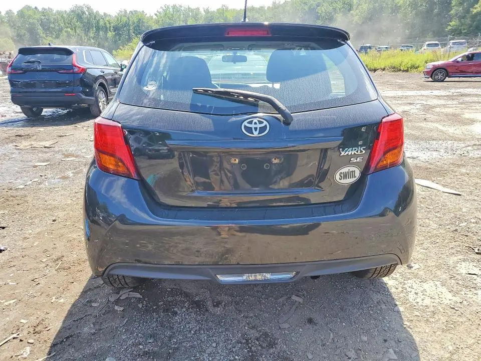2015 TOYOTA YARIS 5-DOOR SE  