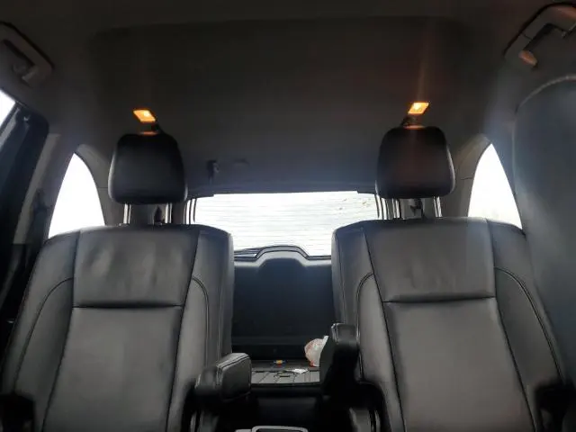 2017 TOYOTA HIGHLANDER SE  