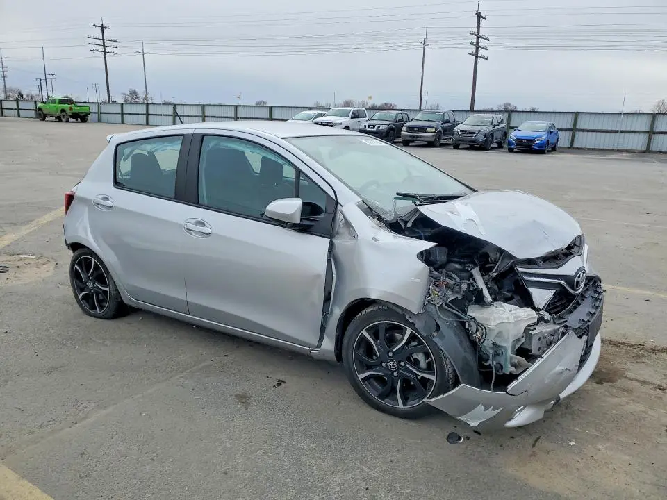 2016 TOYOTA YARIS 5-DOOR SE  