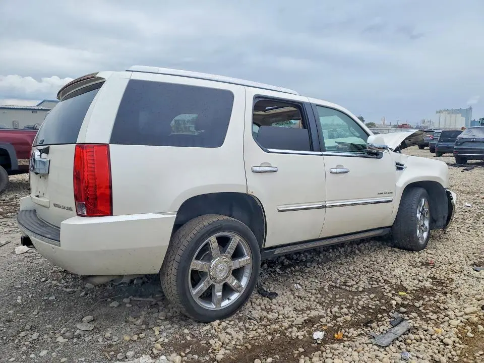 2011 CADILLAC ESCALADE PREMIUM  