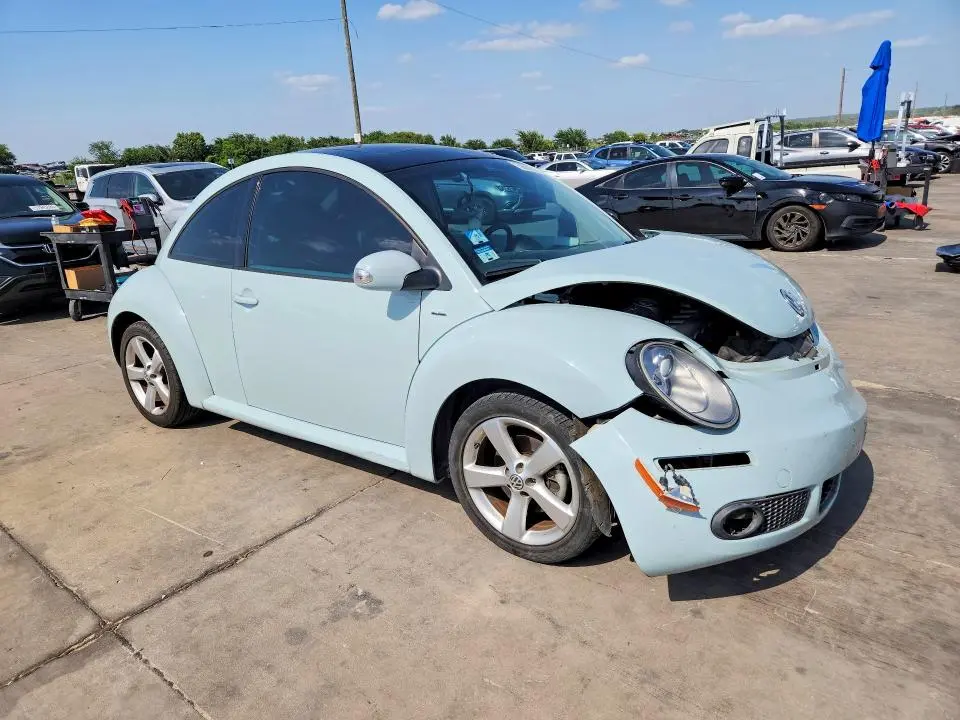 2010 VOLKSWAGEN NEW BEETLE   