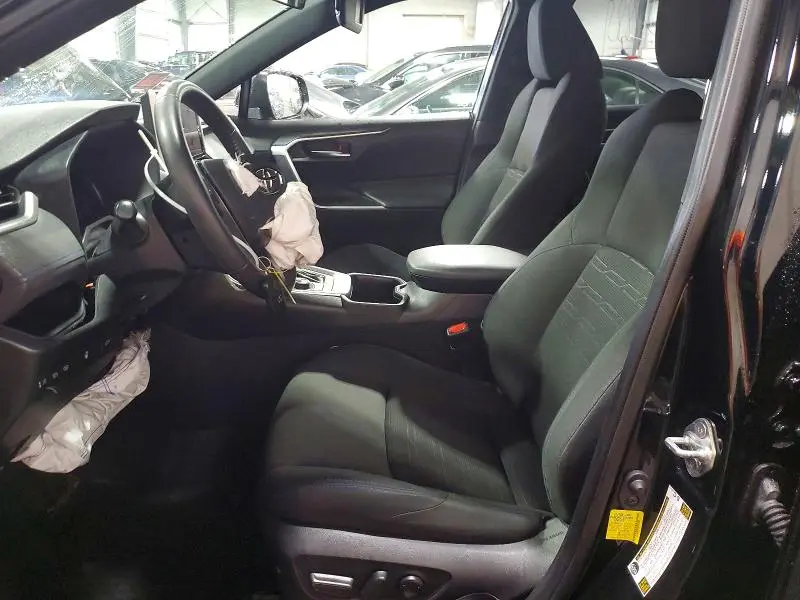 2023 TOYOTA RAV4 SE  
