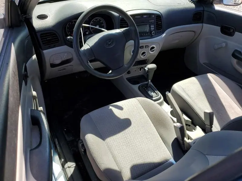 2011 HYUNDAI ACCENT GS  