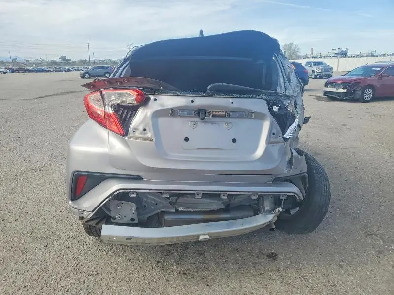 2019 TOYOTA C-HR XLE  