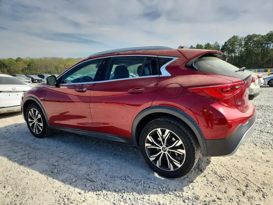 2017 INFINITI QX30 LUXURY  