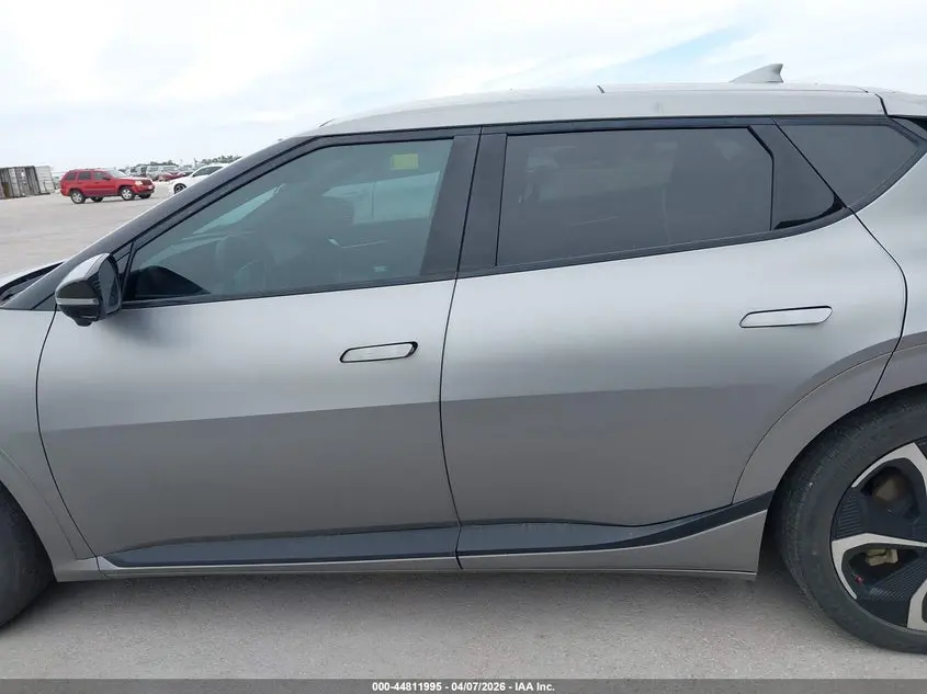 2022 KIA EV6 GT-LINE