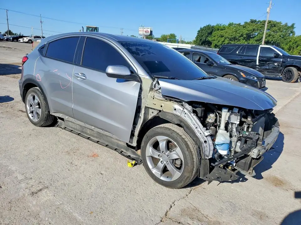 2022 HONDA HR-V LX  