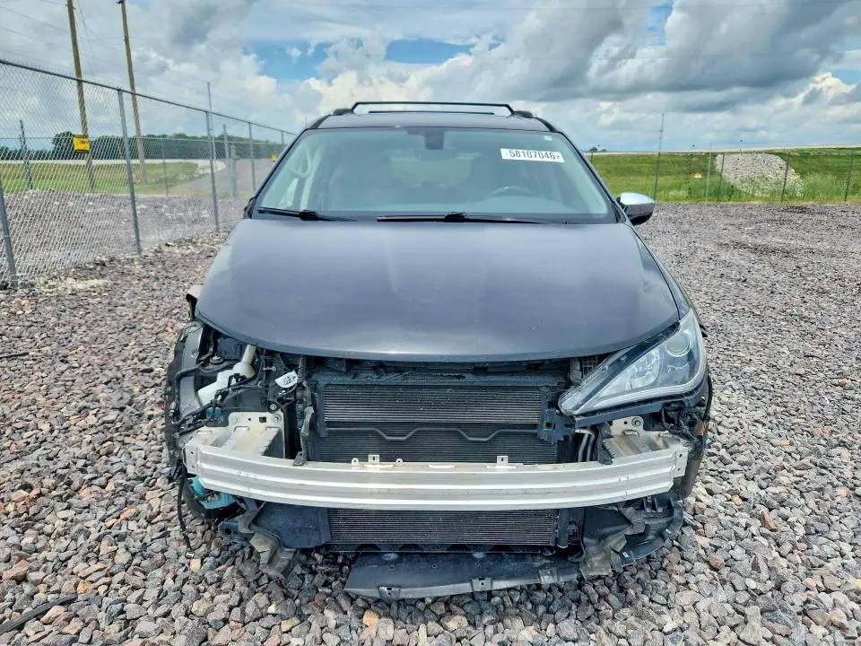 2019 CHRYSLER PACIFICA LIMITED  