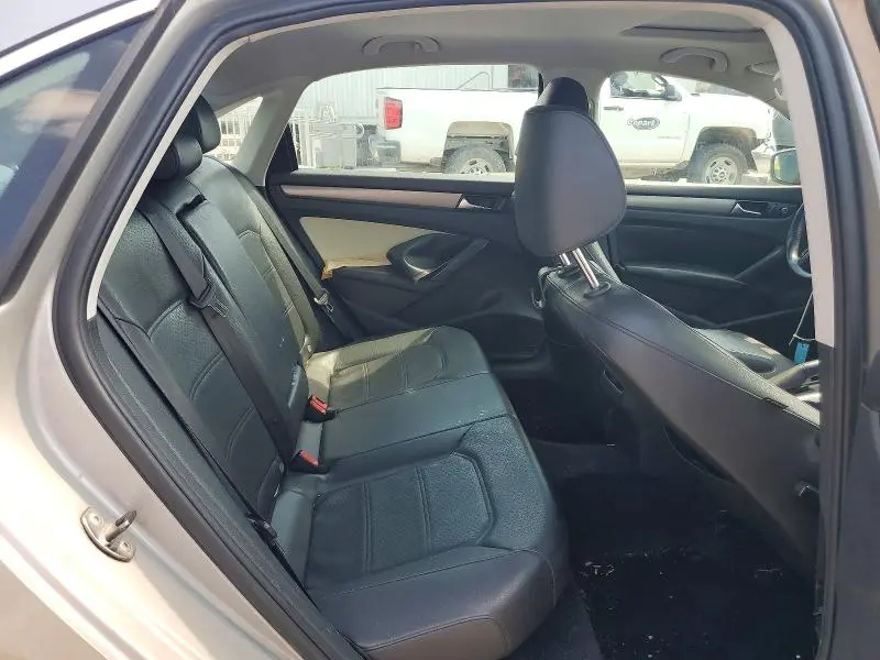 2014 VOLKSWAGEN PASSAT SE  