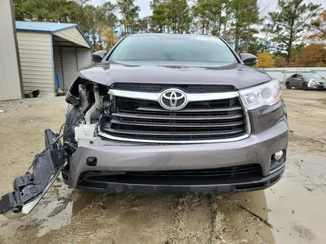 2016 TOYOTA HIGHLANDER LE  
