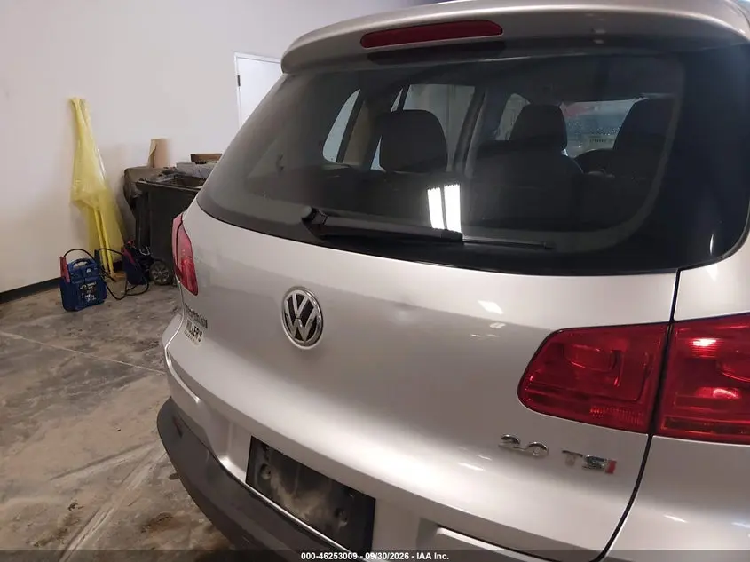2015 VOLKSWAGEN TIGUAN S