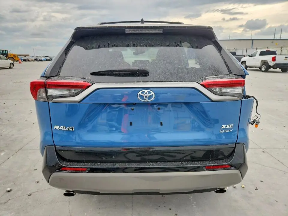2025 TOYOTA RAV4 XSE  