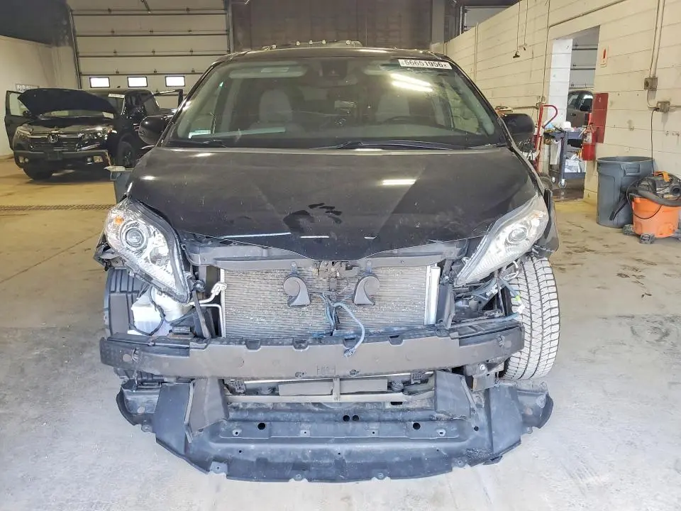 2020 TOYOTA SIENNA   