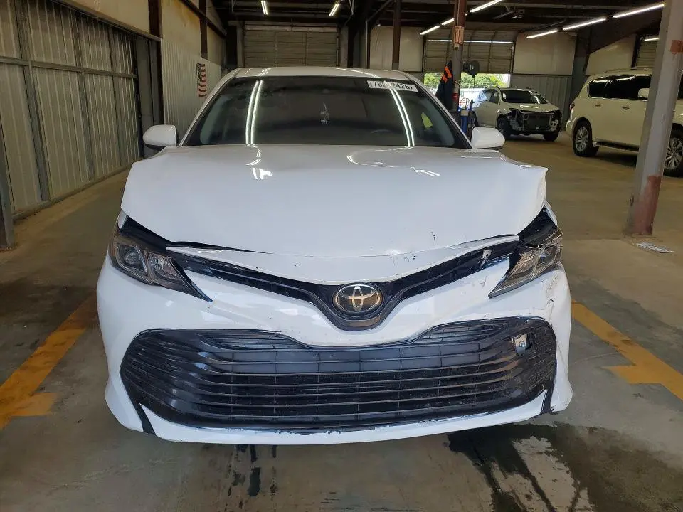 2018 TOYOTA CAMRY LE  