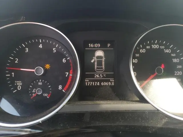 2016 VOLKSWAGEN JETTA SE  