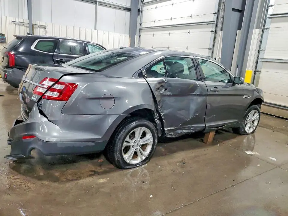 2015 FORD TAURUS SEL  