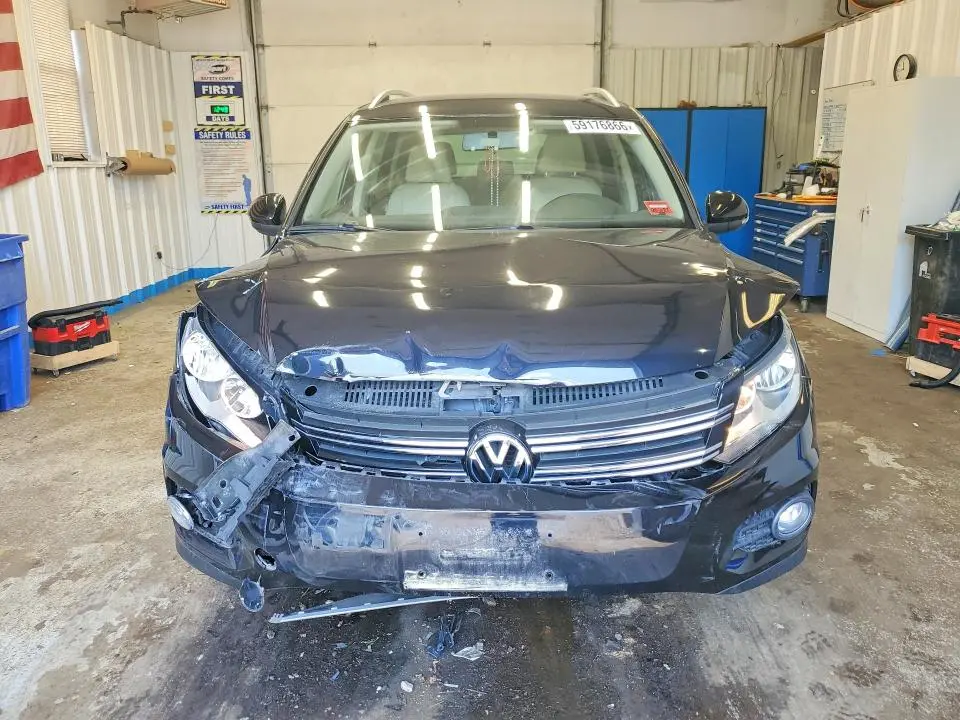 2013 VOLKSWAGEN TIGUAN S  