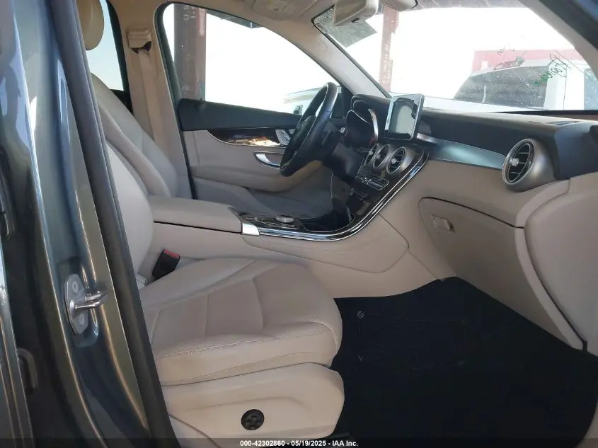 2018 MERCEDES-BENZ GLC 300  