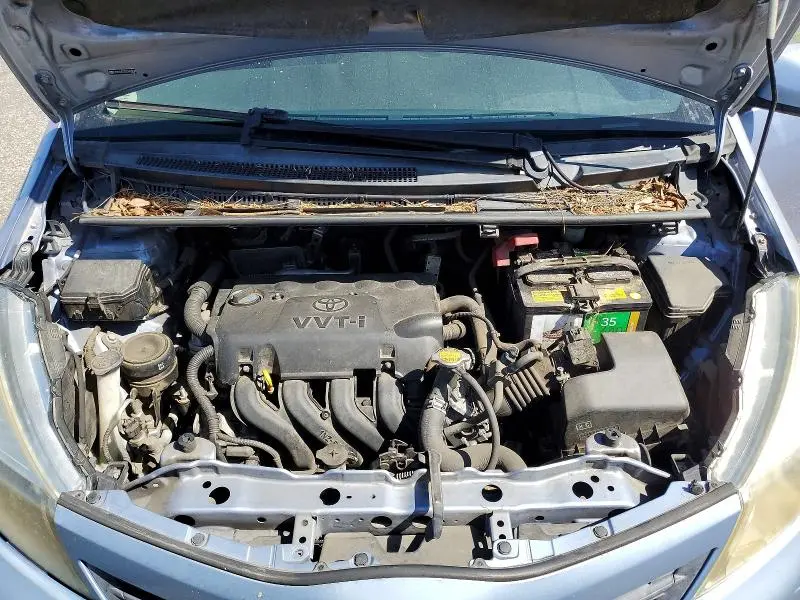 2012 TOYOTA YARIS 5-DOOR LE  