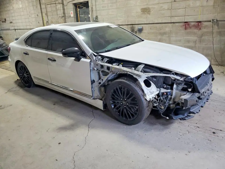 2015 LEXUS LS 460  