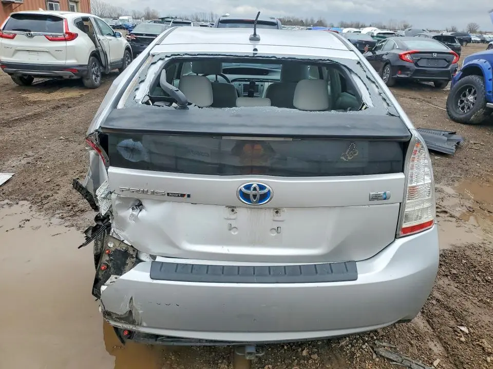 2010 TOYOTA PRIUS III  