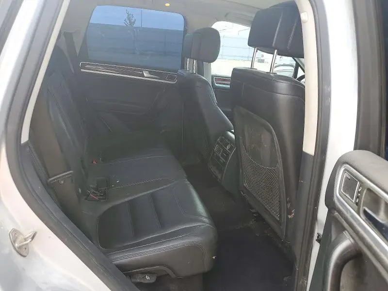 2012 VOLKSWAGEN TOUAREG V6 TDI  
