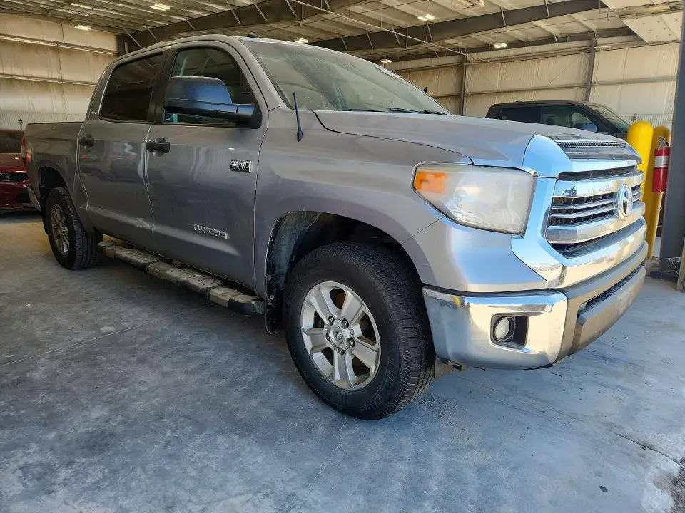 2016 TOYOTA TUNDRA SR5  