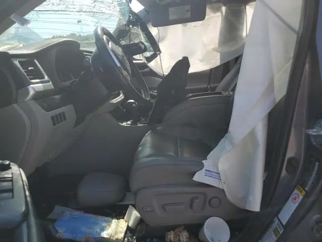 2019 TOYOTA HIGHLANDER SE  