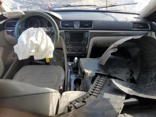 2017 VOLKSWAGEN PASSAT SE  