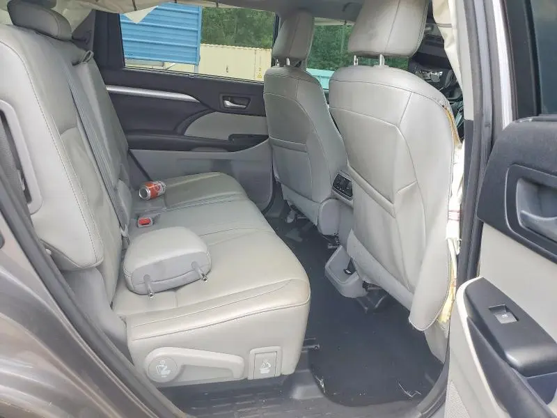 2017 TOYOTA HIGHLANDER XLE  